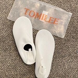 Tomilee White Slip-On Water Shoes NEW size 10